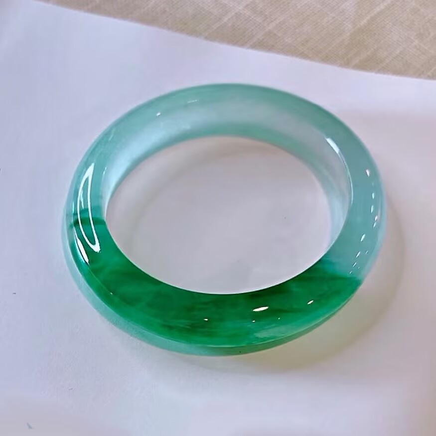 高冰半圈正阳绿平安翡翠手镯