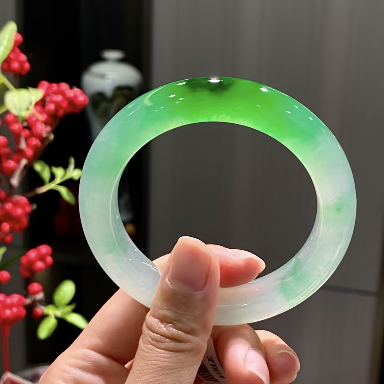 高冰辣绿正圈A货翡翠手镯