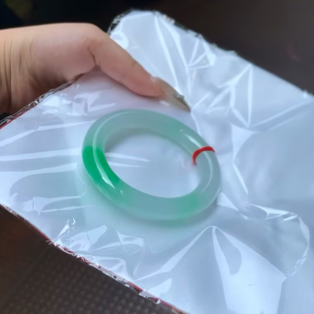 冰糯一截正阳绿圆条A货翡翠手镯