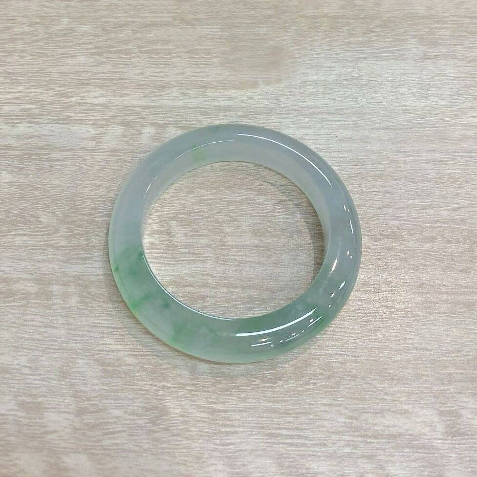 冰种局部飘绿正圈翡翠手镯